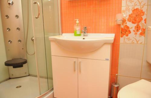 Riu de Mori Casa | Pensiunea Dumbrăvița