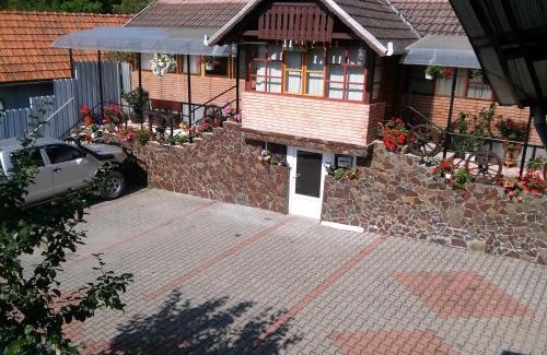 Brad Casa | Pensiunea Irina