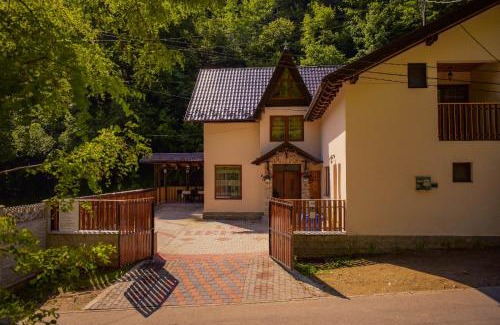 Sugag Casa | Pensiunea La Cernat