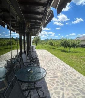 Corbi Casa | Pensiunea La Conac