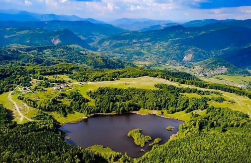 Chiliile Casa | Pensiunea Lacul Mocearu