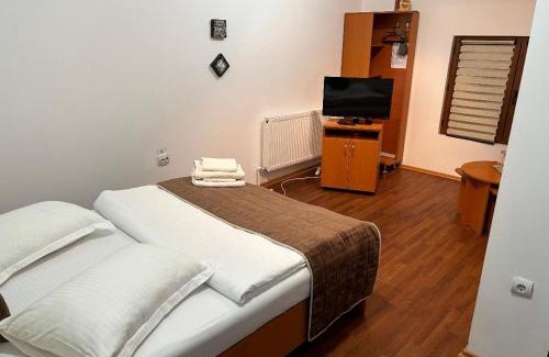 Pui Casa | Pensiunea Marmis