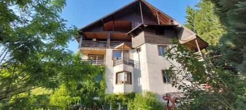 Durau Casa | Pensiunea Montan