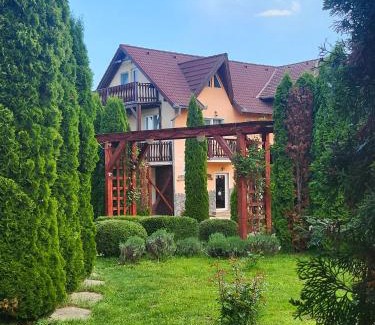 Cristian Casa | Pensiunea Mountain King