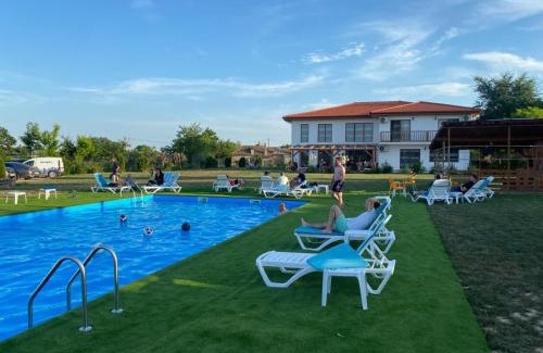 Plopul Casa | Pensiunea Paradiso Sarinasuf