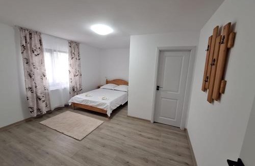 Dorna Candrenilor Casa | Pensiunea Poiana Munților
