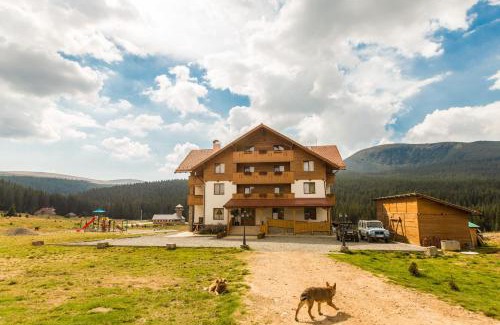 Tau Bistra Casa | Pensiunea Sureanu