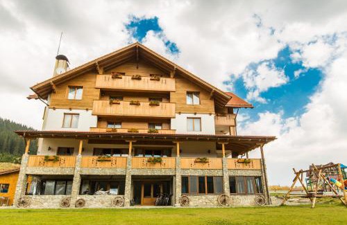 Tau Bistra Casa | Pensiunea Sureanu