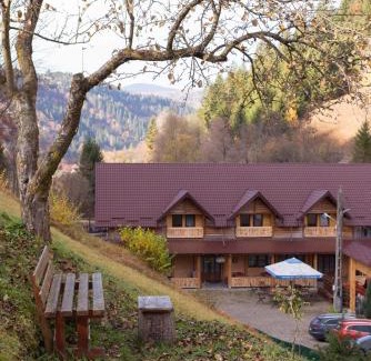 Damuc Casa | Pensiunea Vânătorul