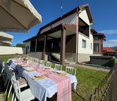Novaci Casa | Pensiunea Vision