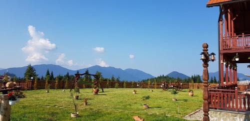 Piatra Fantanele Casa | Pensiunea Zana Muntilor