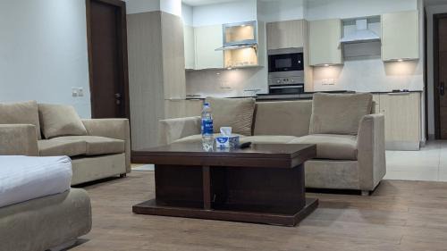Lahore Apartamento | PENTA SQUARE GUEST HOUSEs