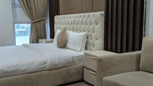 Lahore Apartamento | PENTA SQUARE GUEST HOUSEs