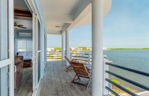 Boca Ciega Apartamento | Penthouse & 2nd Floor House at The Lor-E-Lei House