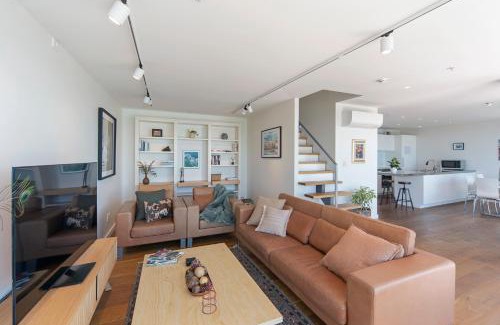 Stepneyville Apartamento | Penthouse 37 - Nelson Waterfront Apartment