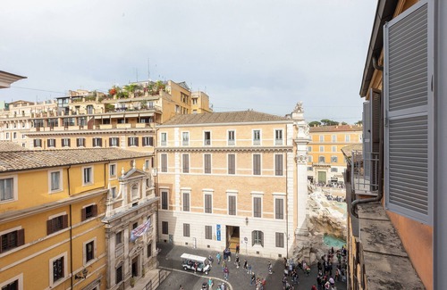 Rione II Trevi Apartamento | Penthouse above Trevi Fountain and Panoramic Terrace