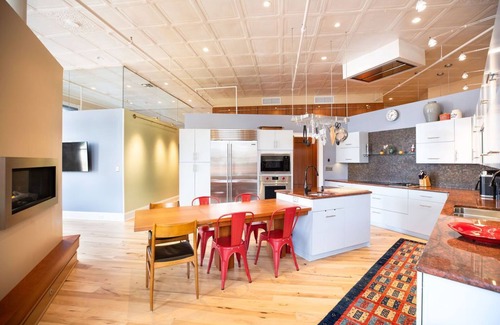 North Downtown Apartamento | Penthouse Apartment Overlooking Downtown Mall