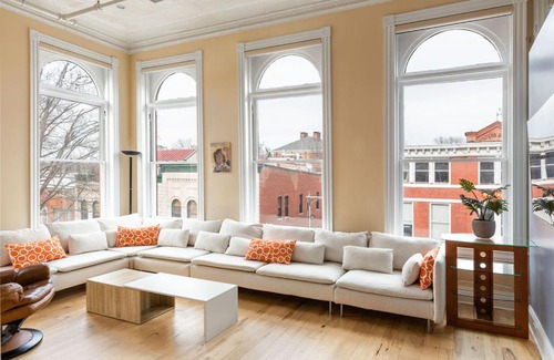 North Downtown Apartamento | Penthouse Apartment Overlooking Downtown Mall