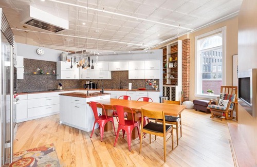 North Downtown Apartamento | Penthouse Apartment Overlooking Downtown Mall