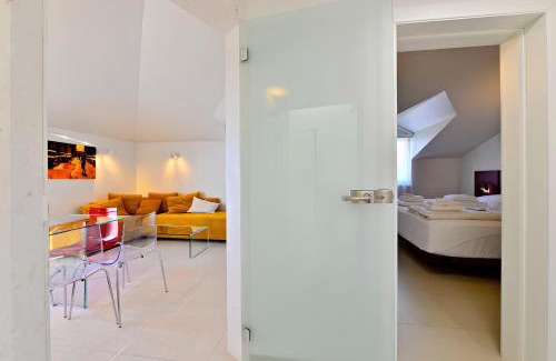 Znjan Apartamento | Penthouse Apartment - Palace Lidija