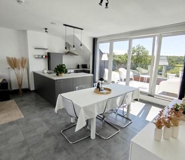 Noiseux Apartamento | Penthouse avec vue - Durbuy - Hotton - La Roche en Ardennes - Han sur Lesse - Lumineux - Terrasses - Parking - Grand jardin