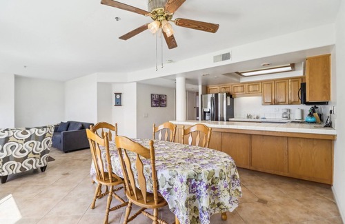 Imperial Beach Condominio | Penthouse Beach Escape! Great View. Gated Parking. WiFI. Heated Pool. Sleeps 6