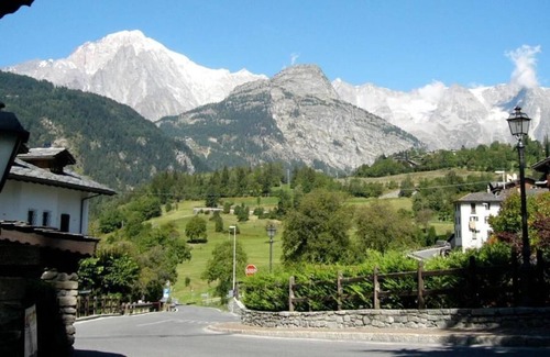 Pallusieux Apartamento | Apartamento ático en chalet con 3 dormitorios / baños + jardín