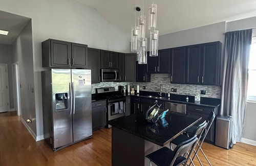 Grand Boulevard Condominio | Penthouse Condo in Chicago featuring Zero Gravity Massage Chair