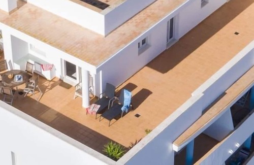 Conil de la Frontera City Center Cabaña | Apartamento penthouse con enorme terraza y vistas al mar.