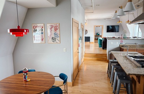 Westown Condominio | Penthouse Fiserv, Bars, Perks & Big City Views Downtown Milwaukee
