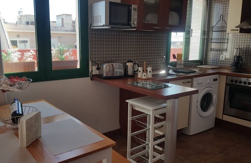 Roquetas de Mar Apartamento | Atico con gran terraza, wifi gratis, piscina, conserje