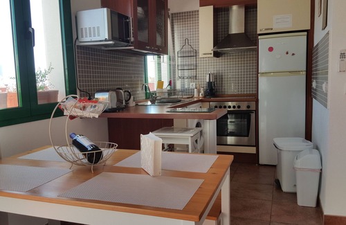 Roquetas de Mar Apartamento | Atico con gran terraza, wifi gratis, piscina, conserje