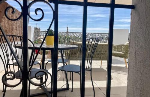 El Arenal Apartamento | Penthouse in front Giralda