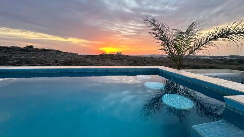 Santa Maria Estate Apartamento | Penthouse in Mellieha with Private Pool & Large Terraces