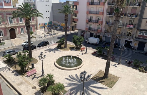 Margherita di Savoia Apartamento | Penthouse in the town's pricipal square. Close to the sea to the spa to shopping
