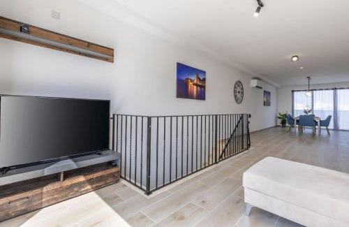 Il-Balluta Apartamento | Penthouse Just Steps Away From the Sea in Sliema