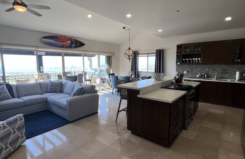 Cabo San Lucas Condominio | Penthouse con vista al mar, alejado de las multitudes y cerca de la playa.