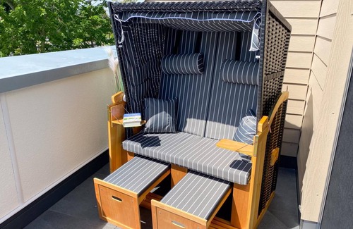 Tossens Apartamento | Penthouse Meeresrauschen - light & air. Roof terrace. Elevator. Close to the beach.
