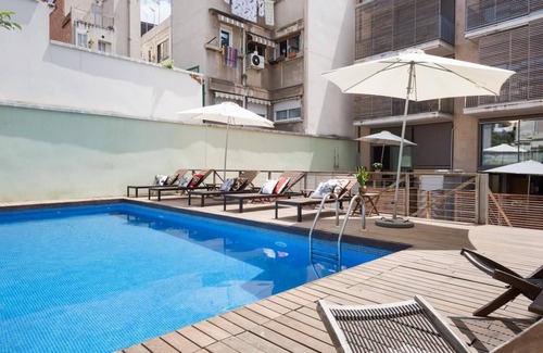 la Vila de Gracia Apartamento | Ático cerca de Diagonal Piscina Terraza 2 hab 6 pax- WiFi gratis