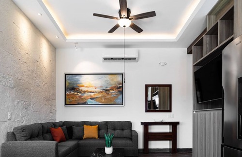 Monterrey Apartamento | New modern PH with great view & location