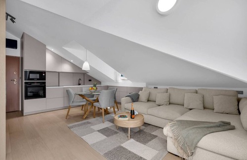 Gorinka Apartamento | Penthouse Nikolina-50m to beach!