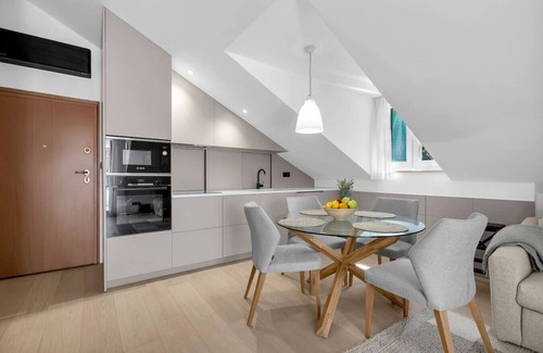 Gorinka Apartamento | Penthouse Nikolina-50m to beach!