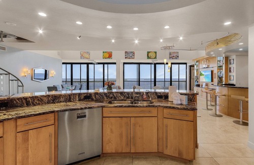 Punta Rassa Casa | Gorgeous Luxury Penthouse in Sanibel Harbour Resort Community