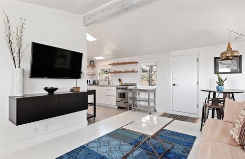 Summerland Casa | Penthouse ocean views 1Bd/ 1Bth