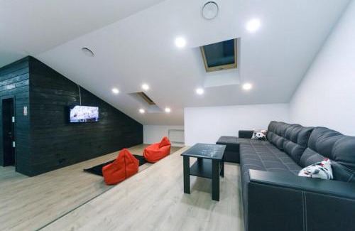 Verkhnie Misto Apartamento | Penthouse on Maydan Loft Style