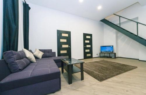 Verkhnie Misto Apartamento | Penthouse on Maydan Loft Style
