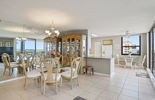 Isla del Sol Condominio | Bahía O-803 Isla Del Sol Baño de 2 camas ¡VISTAS INCREÍBLES! Cama King gratis WIFI Estacionamiento ¡HERMOSO!
