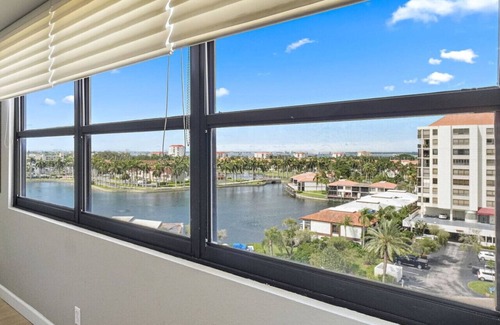 Isla del Sol Condominio | Bahía O-803 Isla Del Sol Baño de 2 camas ¡VISTAS INCREÍBLES! Cama King gratis WIFI Estacionamiento ¡HERMOSO!