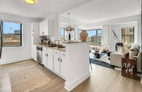 Downtown Apartamento | Penthouse Perfection With Unmatched Skyline Views