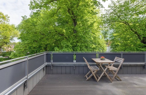 Zentrum Apartamento | Penthouse Stine vacation apartment in Husum for up to 3 people